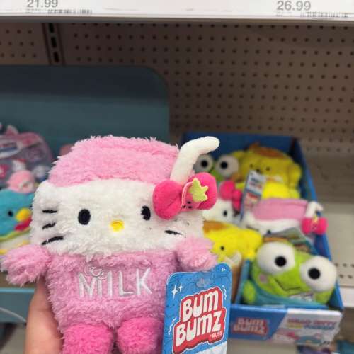 代購賣$180一款:Bum Bumz HELLO KITTY MILK Food Truck Series 4.5&rdquo; Beanbag Plushie
