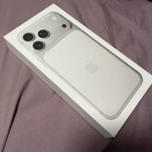 iPhone 17 Pro Max 256GB Sliver 銀色 CMHK拆封台機