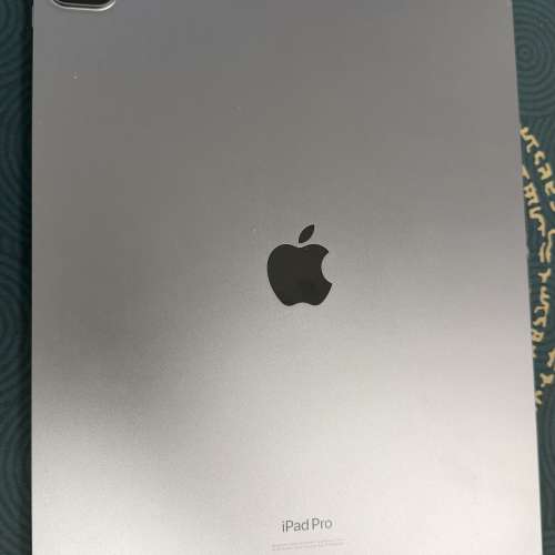Apple ipad Pro Gen 6 12.9" Wifi + Cellular model