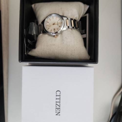 西鐵城光動能女表