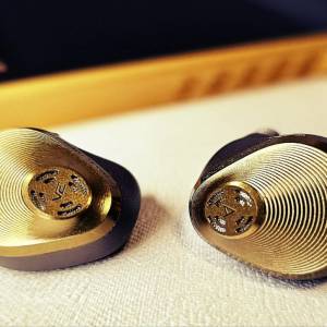 Vision Ears x Astell&Kern AURA (Ak x Ve Aura)