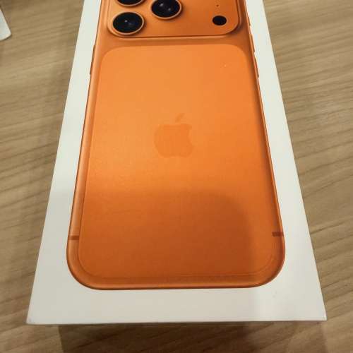 iPhone 17 pro 256 橙色
