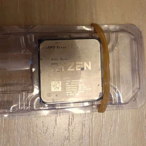 AMD Ryzen 7 3700X CPU 連散熱器