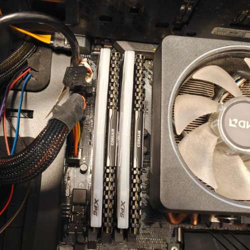 AMD Ryzen 7 3700X CPU 連散熱器