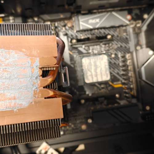 AMD Ryzen 7 3700X CPU 連散熱器