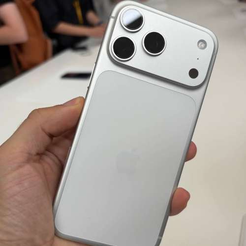 香港🇭🇰行貨新機一樣Apple Iphone 17 Pro 256GB 銀色Sliver已貼貴價玻璃保護貼CASE...