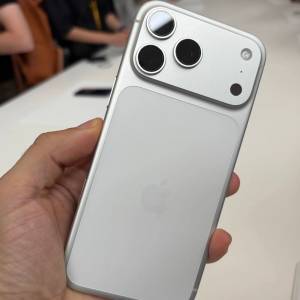 香港🇭🇰行貨新機一樣Apple Iphone 17 Pro 256GB 銀色Sliver已貼貴價玻璃保護貼CASE...