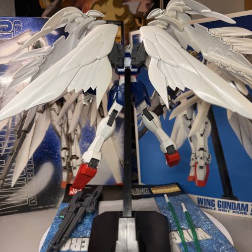 MG 1:100 機動戰士高達 新機動戰記高達W 劇場版 無盡的華爾滋 飛翼高達零式EW 已砌 ...