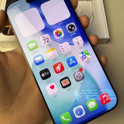 99新iPhone 16 pro max 256G 沙漠色鈦金香港行貨，屏幕外觀完好，機身無痕，原裝電...