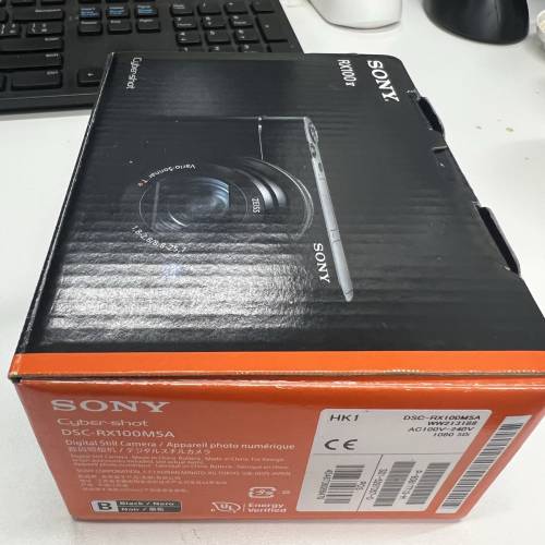 行貨sony rx100 m5a (still under warannty)