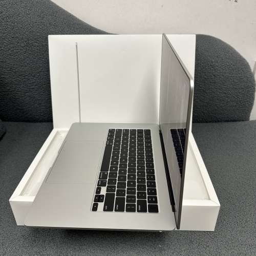 （15寸MacBook M2 Air 🤩 )APPLE  MacBook Air M2 2023 M2 CPU/8GB Ram/512GB SSD/8...