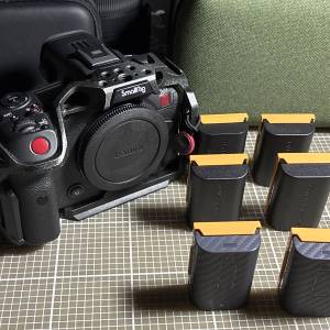Canon r5c with SmallRig cage + 6 batteries