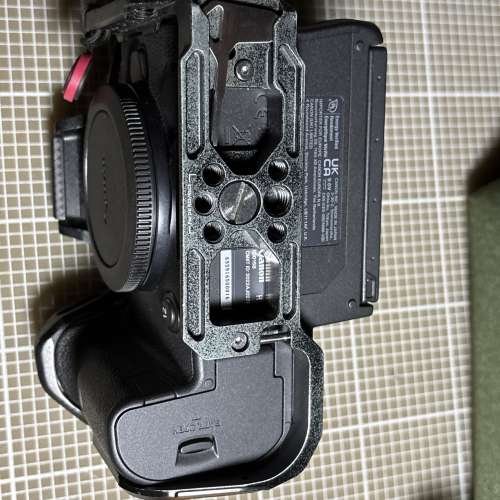 Canon r5c with SmallRig cage + 6 batteries