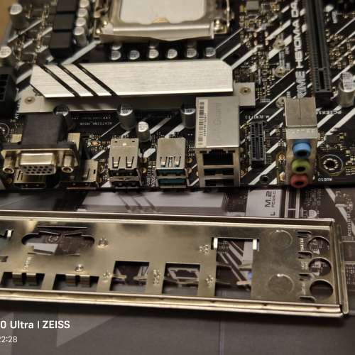 華碩h610m-a d4正常使用，已更新bios，2個m.2位置