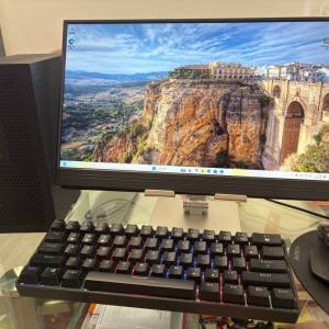 Intel XEON E3 (i7-4770) | 16GB | Nvidia P600) 迷你工作站套裝+17" mon + TUMI 背包