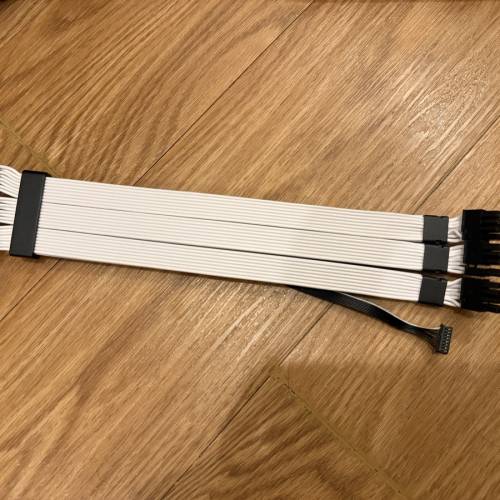 聯力霓虹線 Lian Li Strimer Plus V2 Triple 8 Pin