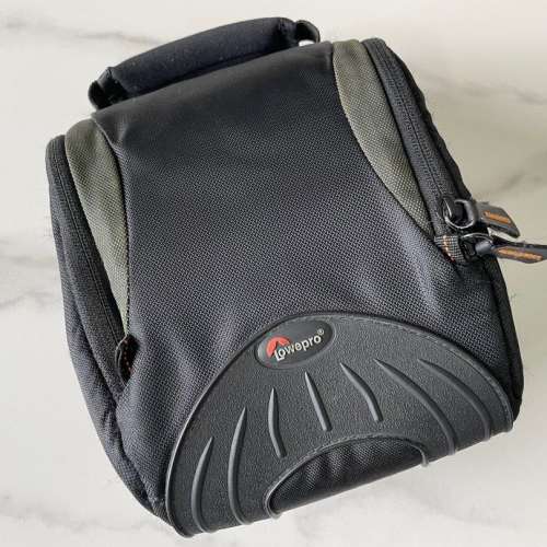 Lowepro Apex 120 AW Shoulder Bag - Blackout