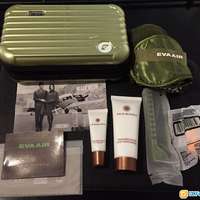全新未拆包裝Rimowa X EVA air 小旅行箱 過夜包 收納包 化妝包一個