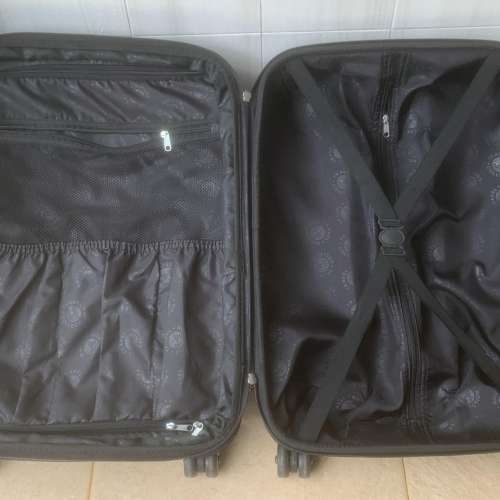 出售 二手 黑色行李箱 25吋 4輪 軟布箱 行李箱 旅行喼 HK$88.00