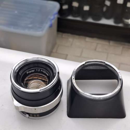 CONTAREX CARL ZEISS PLANAR 50MM F2 BLACK + HOOD