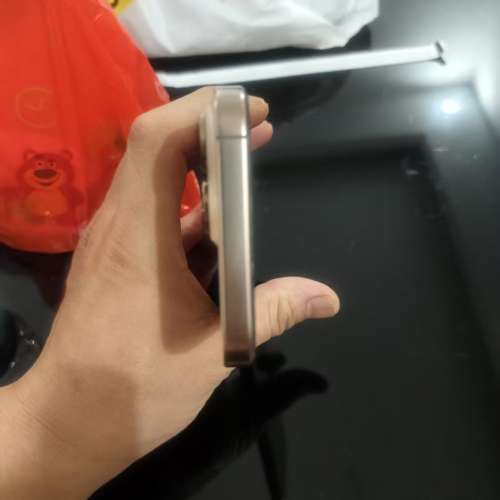 售 iPhone 16 pro max沙漠金