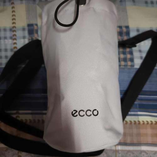 ECCO 水瓶斜揹袋