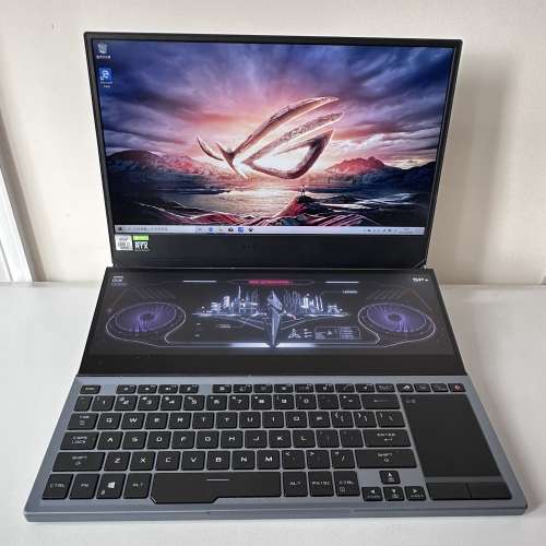 ASUS ROG Zephyrus Duo 15 GX550L （近乎全新) 32G RAM i7-10875H RTX 2070 獨顯 雙...