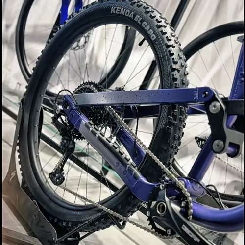 2025 JAVA SABBIA 12S 4活塞油剎 前29吋,後27.5吋輪組 軟尾 鋁合金山地車 送水架前...