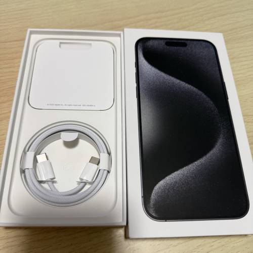 出售 iPhone 15 pro max 黑色 256gb