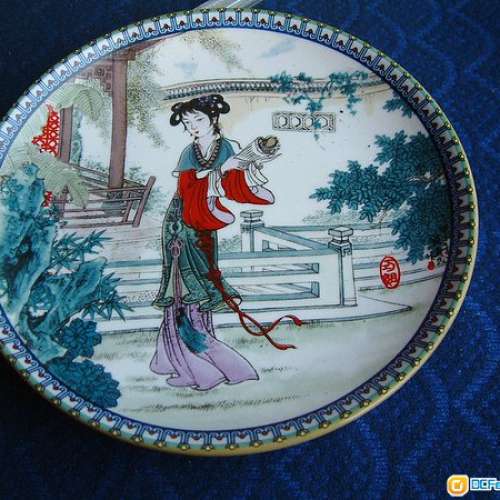 景德鎮首批陶瓷美術家趙惠民手繪限量燒制瓷盤  紅樓夢十二金釵 -- 李紈 及 巧姐