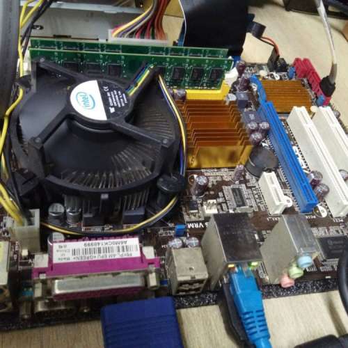 intel e5400 2gb ram hdd 160gb +60gb cd rom +dvd rw win7 home with label $100