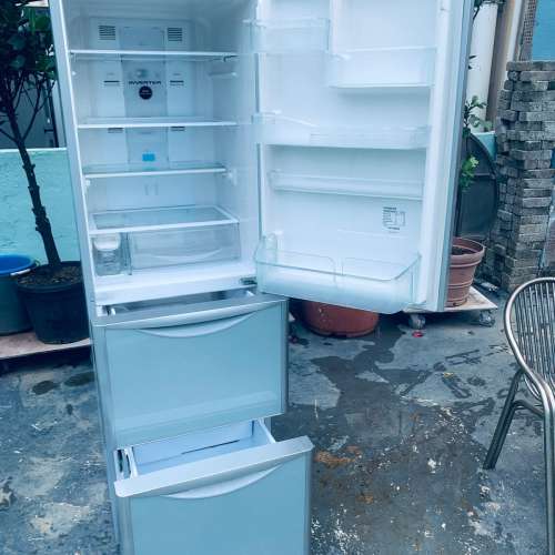 雪櫃 日立 玻璃面 可自動製冰 173CM高 305公升100%正常 九成新以上 二手電器 清倉大...