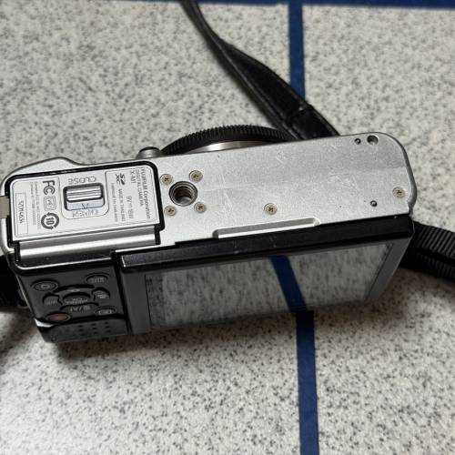 Fujifilm X-M1 淨機連一電一萬用充 送相機帶