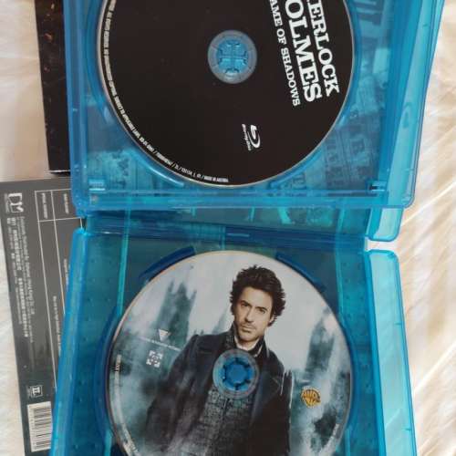 (92% New. 兩集電影版) sherlock holmes 福爾摩斯 blu ray #jude law robert downe...