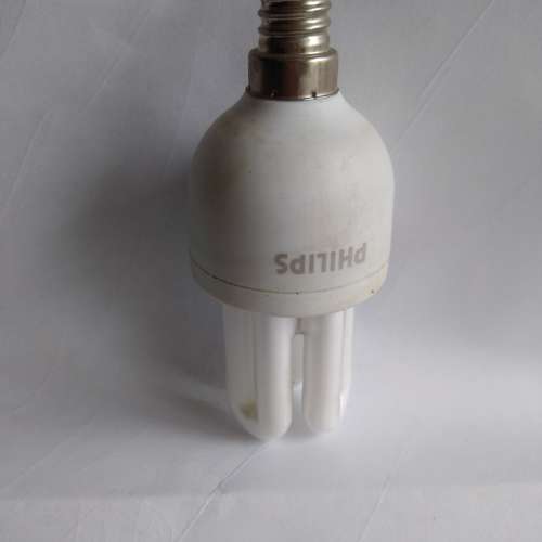 慳電短光管,細頭。