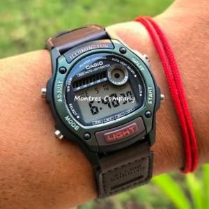 Montres Company 香港註冊公司(32年老店) 卡西歐 CASIO 50米防水 皮/布錶帶 W-220H...