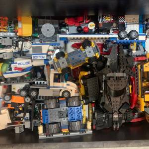 Lego 大量車仔及原有配置人仔，及很多其他不同類型人仔都有（物超所值）