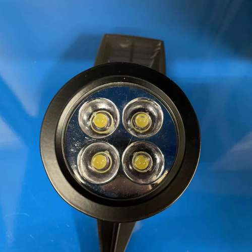 LED太陽能射燈（連泥插）