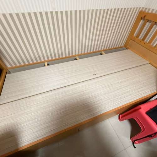 床 連 櫃桶 / 超新淨 / 單人 single bed mattress -- 要快手！