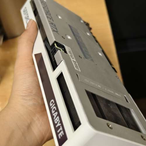 技嘉白色RTX3060 12GB正常使用，可試卡