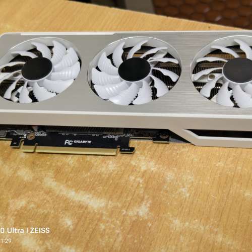 技嘉白色RTX3060 12GB正常使用，可試卡