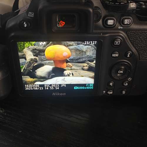 Nikon D3500 相機套裝，3鏡頭，充電器，腳架