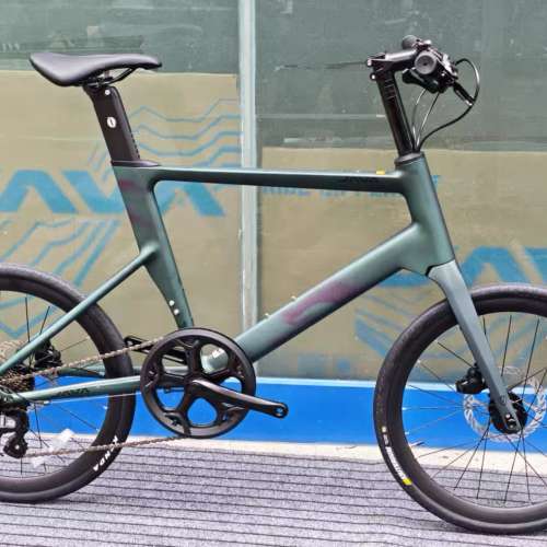 2025 全新款 JAVA CL2 7速 桶軸碟剎碳前叉20吋451 鋁合金小輪徑車 送水架前後蛙燈叮叮