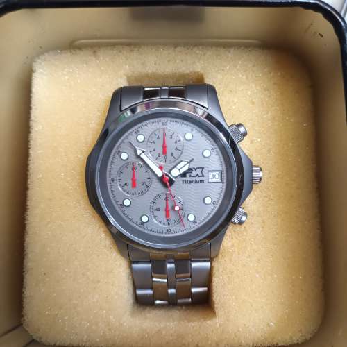 極新鈦金屬三圈計時電子表