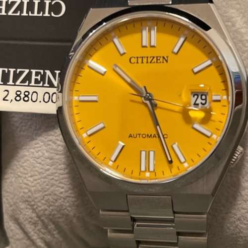 Citizen yellow Watch