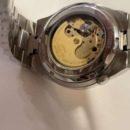 Citizen yellow Watch