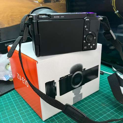 Sony ZV-E10 with FE 28-70mm F3.5-5.6 OSS ZVE10 4K