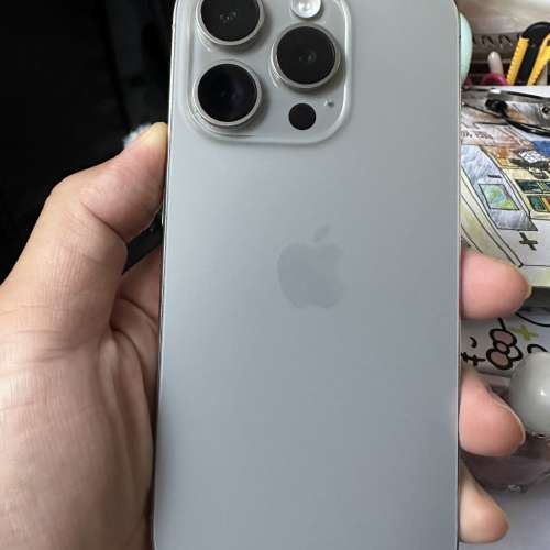 iPhone 15pro 128gb,港行原色鈦金屬，電池健康度89，完美冇花，所有原裝，所有功能...