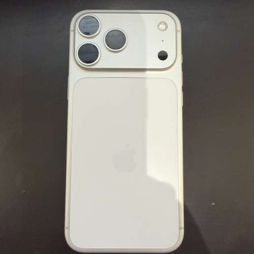 香港行貨 iPhone 17 pro max 256gb 銀色