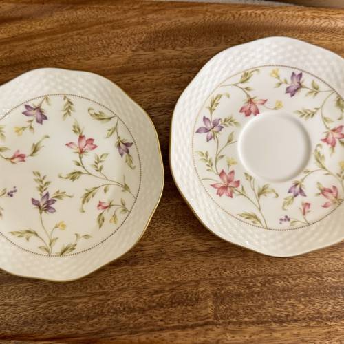 日本製  Narumi  全新浮雕咖啡杯甜品碟套裝